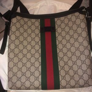 Gucci messenger bag